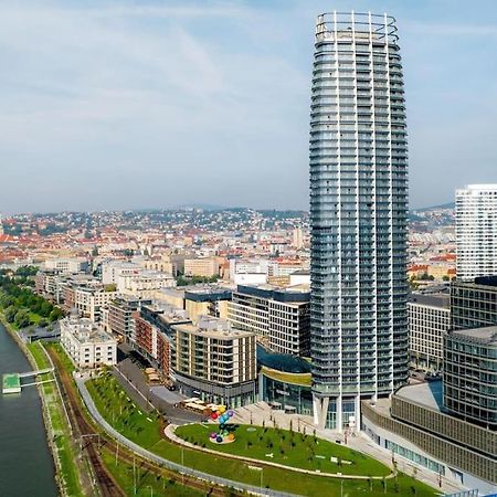The First Skyscraper In Slovakia Apartment บราติสลาวา ภายนอก รูปภาพ
