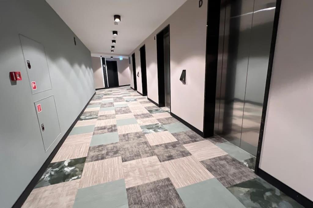 The First Skyscraper In Slovakia Apartment บราติสลาวา ภายนอก รูปภาพ