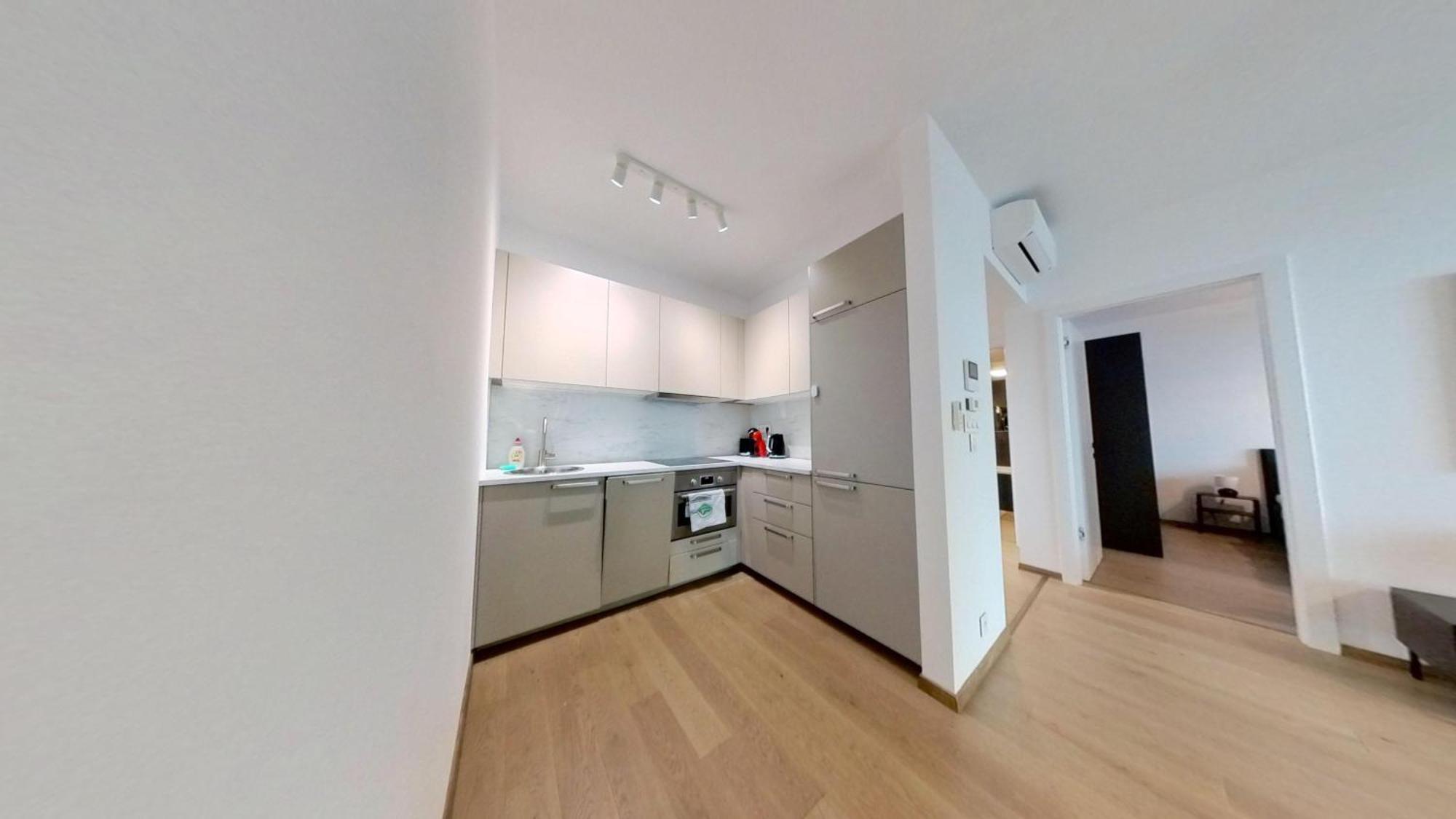 The First Skyscraper In Slovakia Apartment บราติสลาวา ภายนอก รูปภาพ